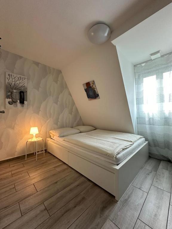 Modern Living Studio Kueche Netflix Inklusive Top Lage نورنبيرغ المظهر الخارجي الصورة